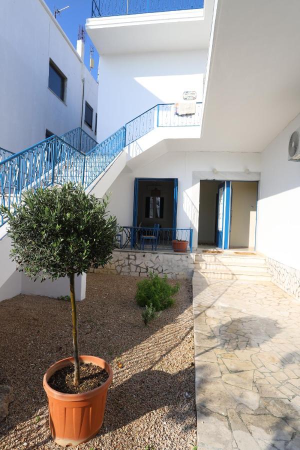 Traditional Town Garden Apartment Rhodes City Esterno foto