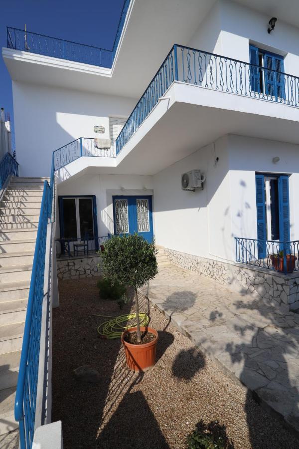 Traditional Town Garden Apartment Rhodes City Esterno foto